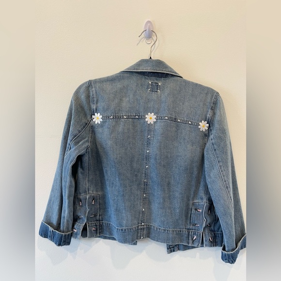 Custom jean jacket - daisy details - Picture 2 of 2